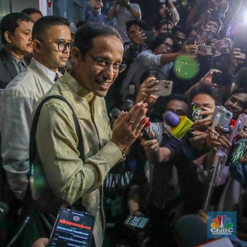 Senyum Tipis Nadiem usai 9 Jam Diperiksa KPK Soal Kasus Google Cloud