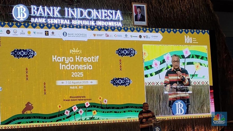 Pembukaan Karya Kreatif Indonesia 2025 yang diselenggarakan Bank Indonesia (BI) 7-10 Agustus 2025, di JICC Hall B, Jakarta. Acara seremoni pembukaan dipimpin langsung oleh Gubernur BI Perry Warjiyo. (CNBC Indonesia/Arrijal)