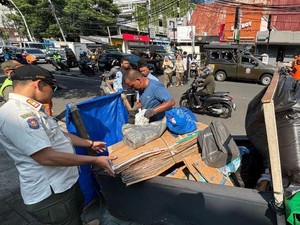 Satpol PP Razia PPKS di Menteng, Jukir-Manusia Gerobak Diciduk