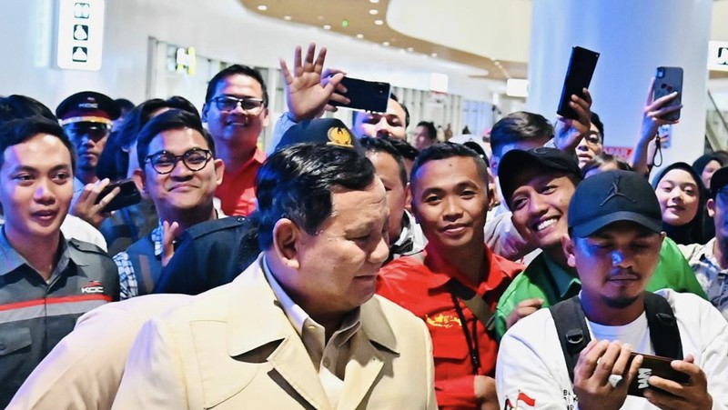 Presiden Prabowo Subianto bertolak menuju Provinsi Jawa Barat dalam rangka kunjungan kerja, Rabu (06/08/2025). (Tangkapan Layar Instagram/Kemensetneg.RI)