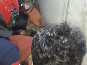 Dramatisnya Evakuasi Pemuda Obesitas Bobot 150 Kg di Surabaya