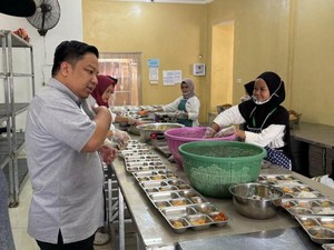 Catatan Anggota DPR Kala Tinjau Dapur Makan Bergizi Gratis di Banjarbaru