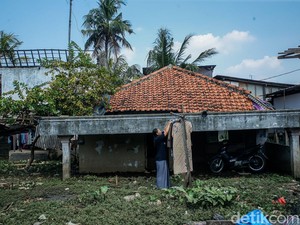 Fenomena Rumah Dimakan Tanah di Bekasi, Ambles hingga 1 Meter!