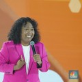 Stand Up Comedy Marshel Widianto menyampaikan paparan dalam acara LPS Financial Festival 2025 di Dyandra Convention Center, Surabaya, Jawa Timur, Kamis (7/8/2025). (CNBC Indonesia/Tias Budiarto)