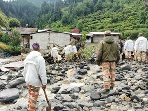 Banjir Bandang India, Saksi Lihat Ratusan Orang Hilang Tersapu Air