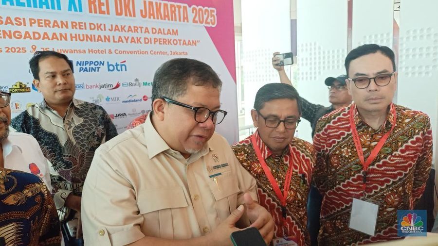 Wakil Menteri Perumahan dan Kawasan Pemukiman (PKP) Fahri Hamzah, Kamis (7/8/2025). (CNBC Indonesia/Ferry Sandi)