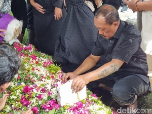 Ibunda Wakil Wali Kota Surabaya Armuji Meninggal Dunia