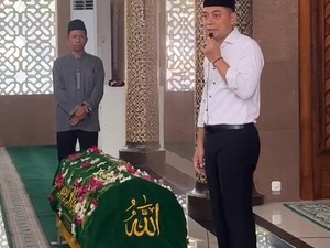 Ibu Wawali Armuji Meninggal, Walkot Eri-Ketua DPRD Surabaya Berduka