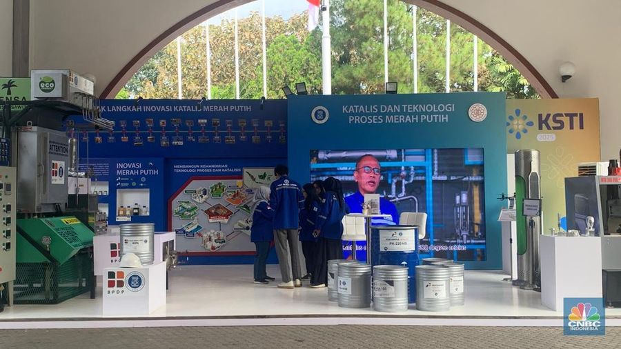 Berbagai inovasi dan riset dipamerkan pada Konvensi Sains, Teknologi dan Industri Indonesia (KSTI) 2025 di Sasana Ganesa ITB, Kota Bandung, Jumat (8/8/2025). (CNBC Indonesia/fergi)
