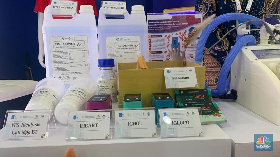Berbagai inovasi dan riset dipamerkan pada Konvensi Sains, Teknologi dan Industri Indonesia (KSTI) 2025 di Sasana Ganesa ITB, Kota Bandung, Jumat (8/8/2025). (CNBC Indonesia/fergi)