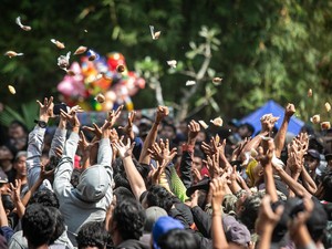 Duh! 3 Pengunjung Sebaran Apem Jatinom Klaten Kehilangan HP