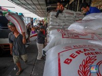 Pedagang Beras Pasar Induk Cipinang Mendadak Takut Berjualan, Ada Apa?