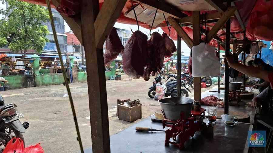 Harga Daging sapi di Pasar Kemiri Muka Depok dan Pasar Minggu Jakarta Selatan, Jumat (8/8/2025). CNBC Indonesia/Chandra Dwi Pranata
