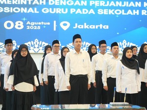 Mensos Lantik 1.323 Guru PPPK untuk Sekolah Rakyat di 100 Titik