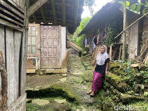 Ternyata Ini Alasan Nenek Tinggal Sendirian di Kampung Mati Banjarnegara