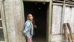 Kisah Viral Nenek Tinggal Sendirian di Kampung Mati Banjarnegara