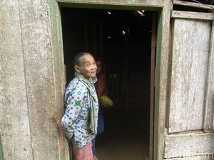 Kisah Viral Nenek Tinggal Sendirian di Kampung Mati Banjarnegara