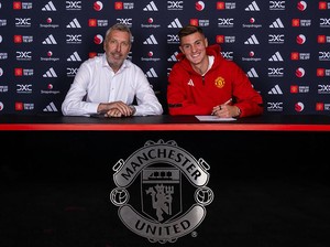 Resmi! Benjamin Sesko Gabung ke Manchester United