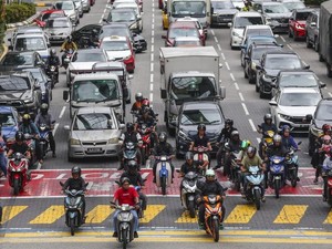 Rakyat Malaysia Lebih Makmur dari RI, tapi Pajak Mobilnya Lebih Murah