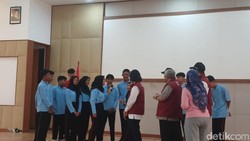 Menkeu Sri Mulyani Tanya Siswa Sekolah Rakyat: Apa yang Bikin Kaget?