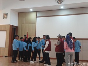 Menkeu Sri Mulyani Tanya Siswa Sekolah Rakyat: Apa yang Bikin Kaget?