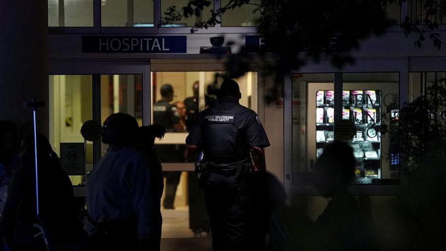 Situasi mencekam terjadi di kampus Universitas Emory, Atlanta, Amerika Serikat, pada Jumat (8/8/2025) waktu setempat. Pihak universitas mengonfirmasi adanya insiden penembakan aktif di kawasan mereka, yang berlokasi di bagian timur kota tersebut. (REUTERS/Megan Varner)