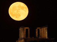 Fenomena Langit Awal November: Supermoon & Meteor Taurid