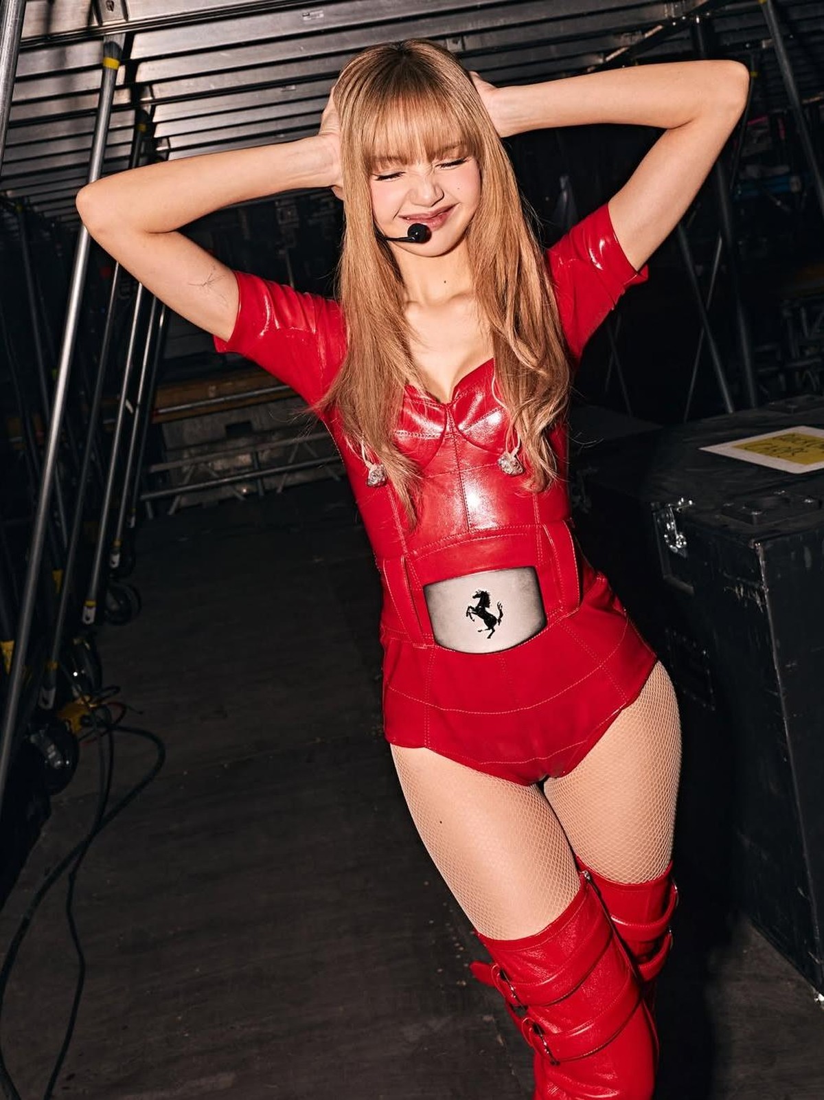 Lalisa Merah Menyala