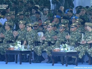 Para Menteri Pakai Seragam Loreng di Batujajar, Prabowo Jelaskan Maknanya
