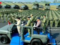 Prabowo Hadiri Upacara Gelar Pasukan & Kehormatan Militer di Batujajar