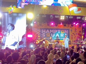 Rizky Febian Manggung Membaur dengan Fans di Gading Serpong