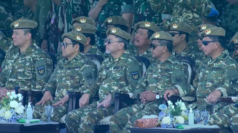 Presiden Prabowo Subianto bertindak selaku inspektur upacara pada Upacara Gelar Pasukan Operasional dan Kehormatan Militer di Landasan Suparlan, Komplek Pendidikan dan Pelatihan Komando Pasukan Khusus (Kopassus), Batujajar, Kabupaten Bandung Barat, Provinsi Jawa Barat, pada Minggu, 10 Agustus 2025. (Kris - Biro Pers Sekretariat Presiden)