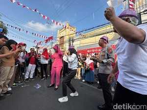 Warga Padati CFD Kediri, Seru-seruan Lomba Agustusan Bareng Mbak Wali