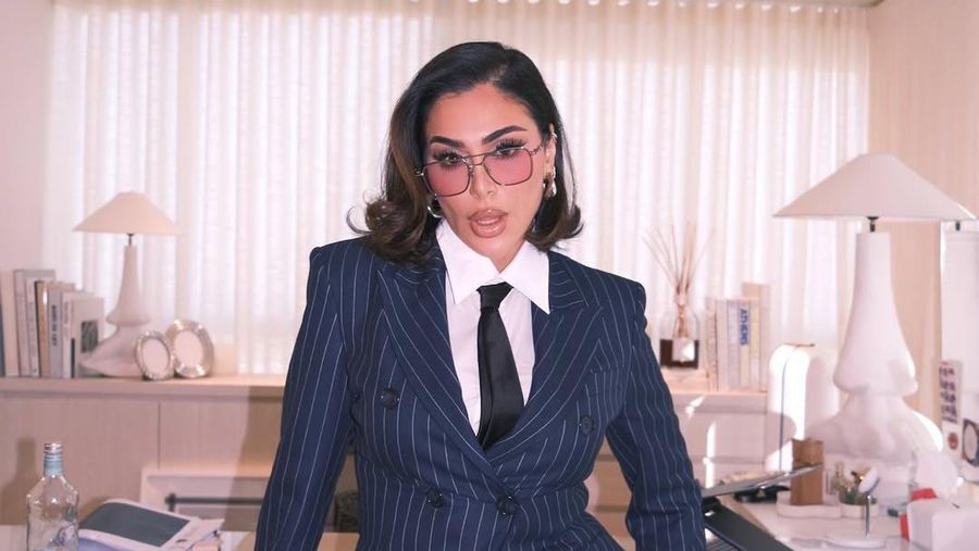 Beauty blogger dan makeup artist asal Irak-Amerika, Huda Kattan. (Instagram/huda)