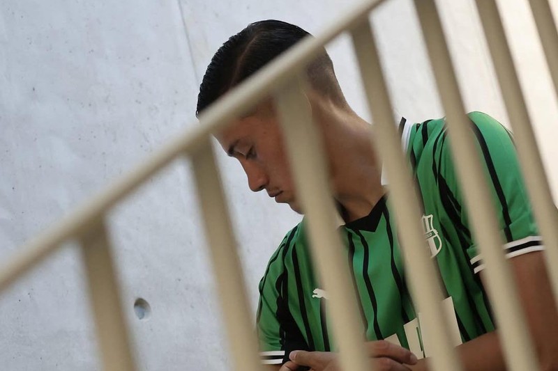 Bek timnas Indonesia, Jay Idzes, resmi bergabung dengan klub Serie A Italia, Sassuolo, dan langsung mencatatkan diri sebagai rekrutan termahal Neroverdi pada bursa transfer musim panas ini. Bek timnas Indonesia, Jay Idzes, resmi bergabung dengan klub Serie A Italia, Sassuolo, dan langsung mencatatkan diri sebagai rekrutan termahal Neroverdi pada bursa transfer musim panas ini. (Instagram/sassuolocalcio)