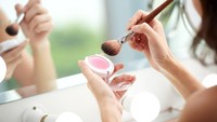Cuma Punya 2 Menit Buat Blush? Ini Tipe Blush yang Harus Kamu Pilih