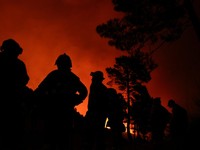 Petaka Sulap Langit Jadi Merah di Spanyol, Ribuan Orang Dievakuasi
