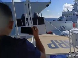 Video: Detik-detik 2 Kapal China Tabrakan Saat Kejar Kapal Filipina