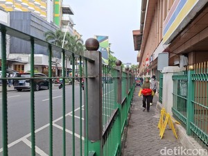 Pagar Stasiun Cikini Ditinggikan, Warga Harus Rela Jalan Jauh