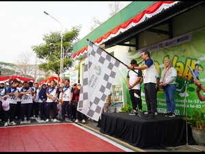 Ribuan Warga Lamongan Ikuti Fun Walk Sambut HUT RI ke-80