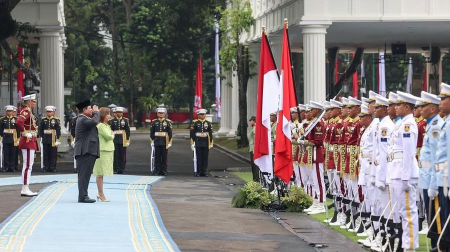 Presiden Republik Indonesia Prabowo Subianto menerima kunjungan Presiden Republik Peru Dina Ercilia Boluarte Zegarra di Istana Merdeka, Jakarta Pusat, Senin (11/8/2025). (Instagram/prabowo)