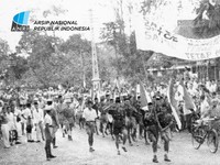 Ramai Warga RI Sumbang Emas & Uang Demi Anggaran Bansos-Beli Pesawat