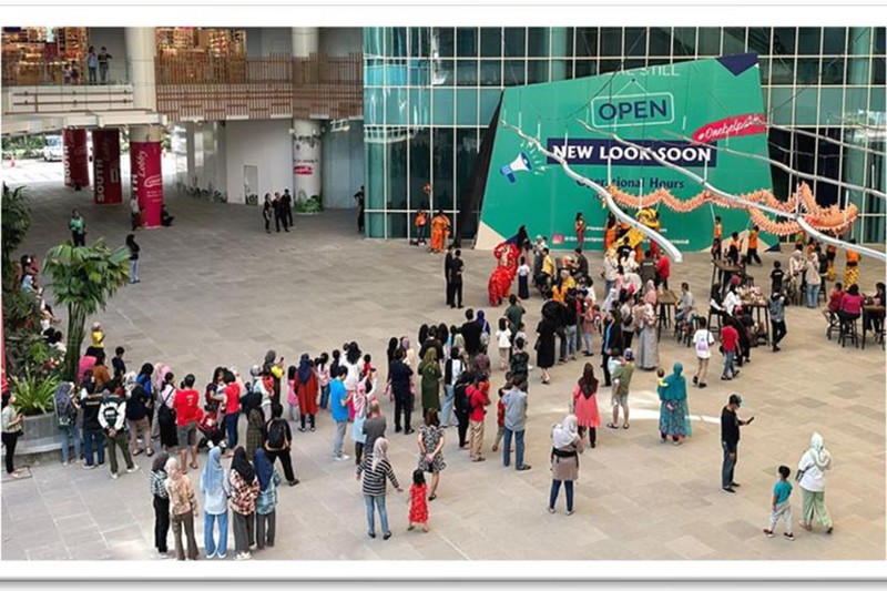 Suasana sepi di One Belpark Mall, Jakarta, Rabu (27/7/2023). Fenomena semakin banyaknya pusat perbelanjaan atau mall yang mulai ditinggalkan pengunjung bahkan penyewa kios juga terjadi di One Belpark Mall. (CNBC Indonesia/Faisal Rahman)
