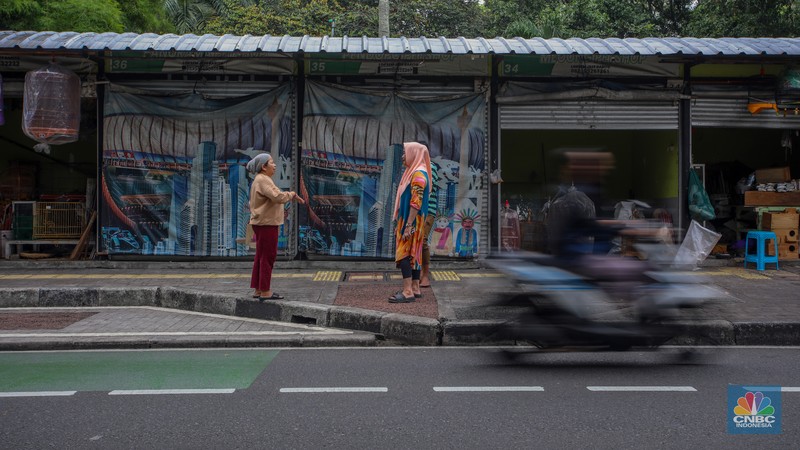 Susana penjualan di Pasar Hewan Barito, Jakarta, Senin (11/8/2025). Susana penjualan di Pasar Hewan Barito, Jakarta, Senin (11/8/2025). Pedagang Pasar Hewan Barito tetap bertahan meski (Pemprov) Jakarta meminta para pedagang pindah ke lokasi baru karena area tersebut akan digunakan untuk pembangunan Taman Bendera Pusaka. (CNBC Indonesia/Faisal Rahman)