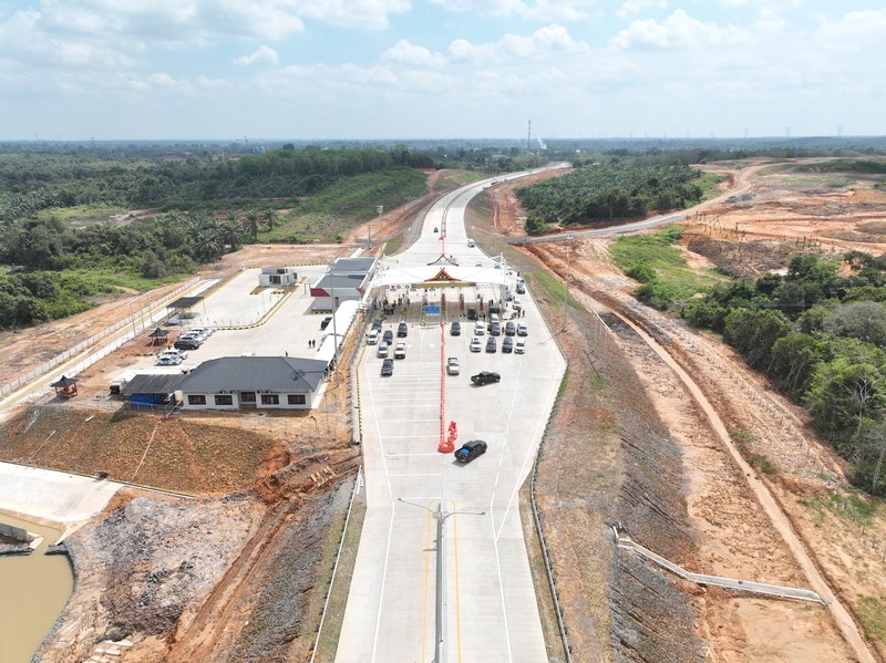 Kementerian Pekerjaan Umum (PU) mulai melaksanakan Uji Laik Fungsi dan Operasi (ULFO) Jalan Tol Betung–Tempino–Jambi Seksi 4, ruas Tempino–Interchange Ness di Kabupaten Muara Jambi, Jumat (8/8/2025). Kementerian Pekerjaan Umum (PU) mulai melaksanakan Uji Laik Fungsi dan Operasi (ULFO) Jalan Tol Betung–Tempino–Jambi Seksi 4, ruas Tempino–Interchange Ness di Kabupaten Muara Jambi, Jumat (8/8/2025). (Dok. Hutama Karya)