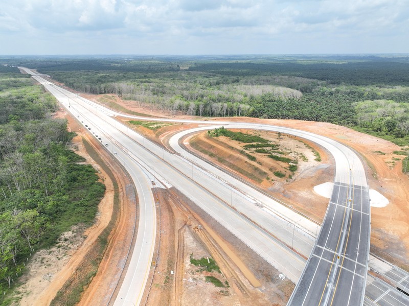 Kementerian Pekerjaan Umum (PU) mulai melaksanakan Uji Laik Fungsi dan Operasi (ULFO) Jalan Tol Betung–Tempino–Jambi Seksi 4, ruas Tempino–Interchange Ness di Kabupaten Muara Jambi, Jumat (8/8/2025). Kementerian Pekerjaan Umum (PU) mulai melaksanakan Uji Laik Fungsi dan Operasi (ULFO) Jalan Tol Betung–Tempino–Jambi Seksi 4, ruas Tempino–Interchange Ness di Kabupaten Muara Jambi, Jumat (8/8/2025). (Dok. Hutama Karya)