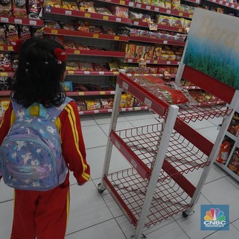 Beras di Ritel Kosong Jadi Berkah Warung Madura dan Pedagang Sembako