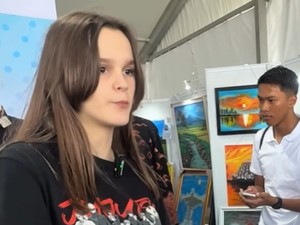 Bule Bosnia Mampir ke IPPA Fest, Bawa Pulang Baciprut Khas Rutan Garut