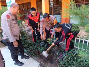 Cipayung Plus dan Polisi Turun ke SMA di Riau, Tebar Semangat Jaga Lingkungan