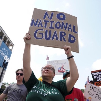 Potret Washington Dikepung Garda Nasional, Warga Ngamuk ke Trump